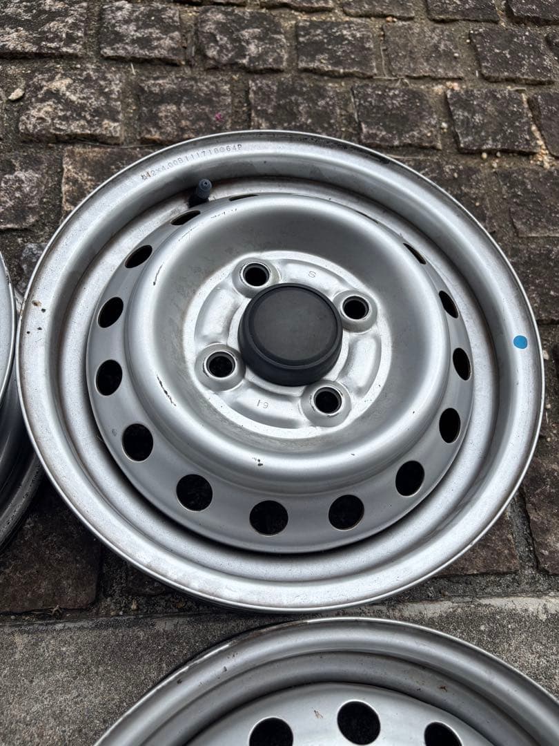 12x4.0J スチールホイール 4穴 シルバー