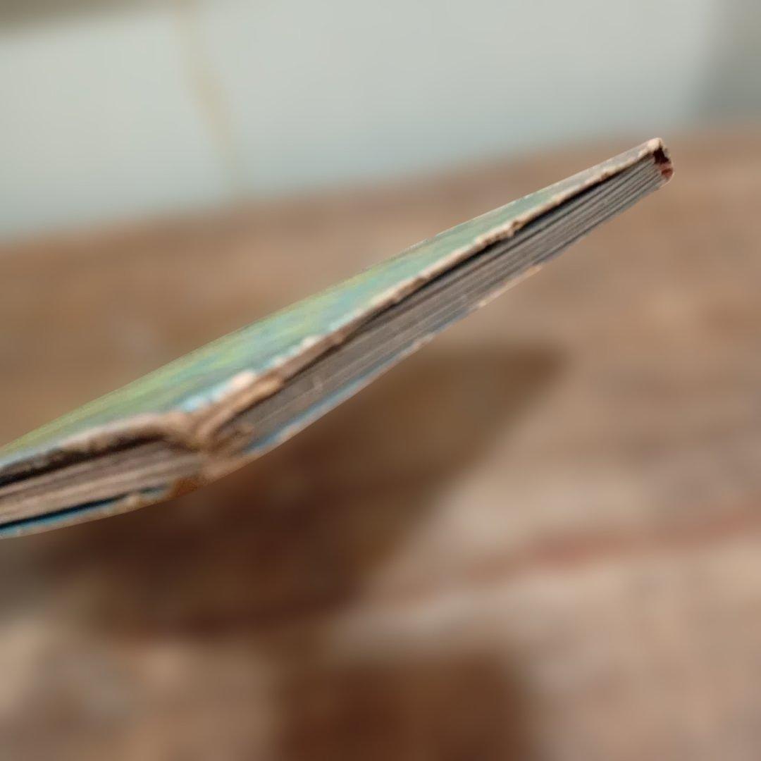 ルドルフ・ルケシュ 洋書 しかけ絵本「FLEETFOOT THE FAWN」