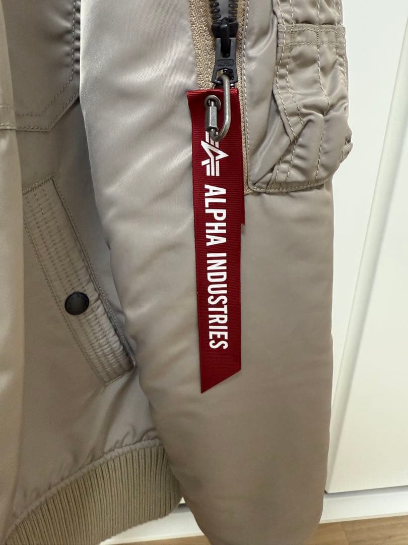 ALPHA INDUSTRIES フーデッドリブジャケット　L ベージュ
