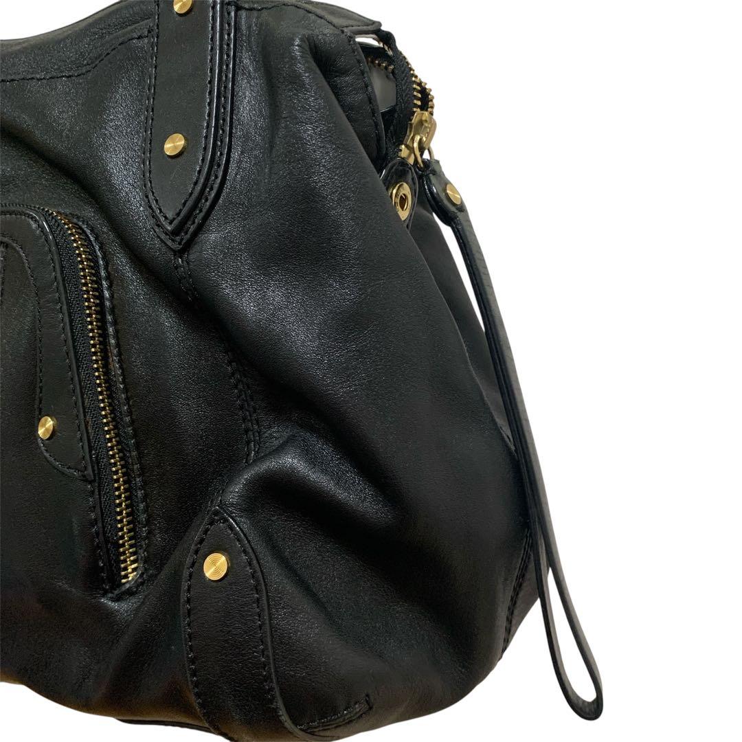 lururu★角擦れ無し美品★COLE HAAN★レザー素材機能的なバッグ