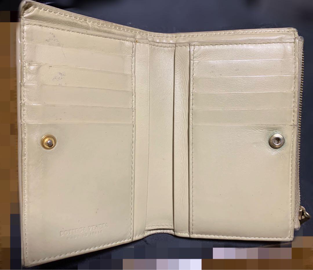 ボッテガヴェネタ マキシイントレチャート レザー カセット 二折財布
