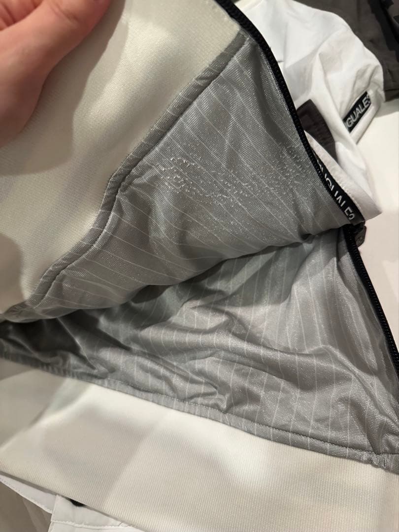 1PIU1UGUALE3 セットアップ ホワイト/グレー