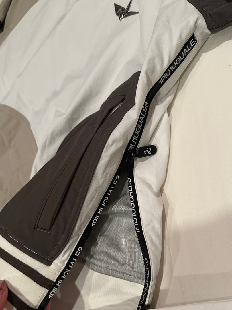 1PIU1UGUALE3 セットアップ ホワイト/グレー