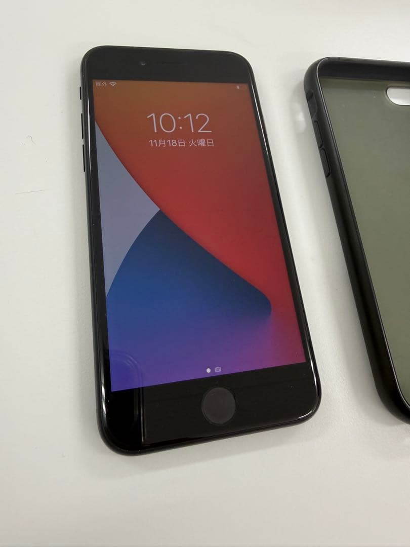 iPhone SE2 64GB au版 美品 動作良好 バッテリー94％