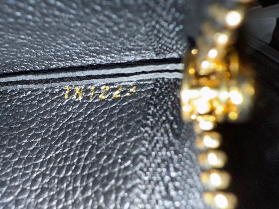 LOUIS VUITTON モノグラムキーケース ブラック