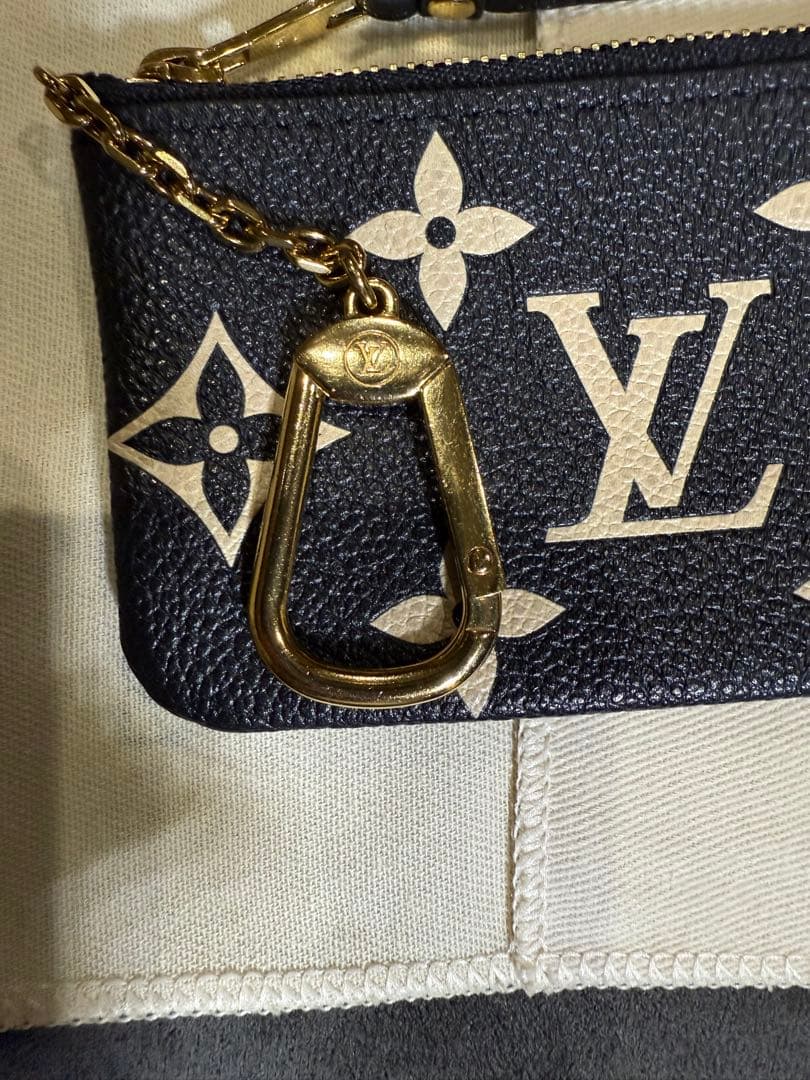 LOUIS VUITTON モノグラムキーケース ブラック