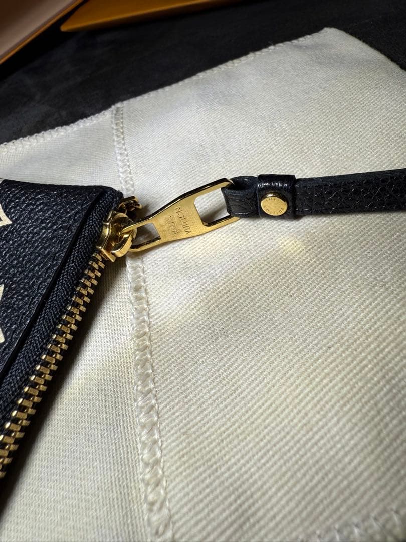 LOUIS VUITTON モノグラムキーケース ブラック