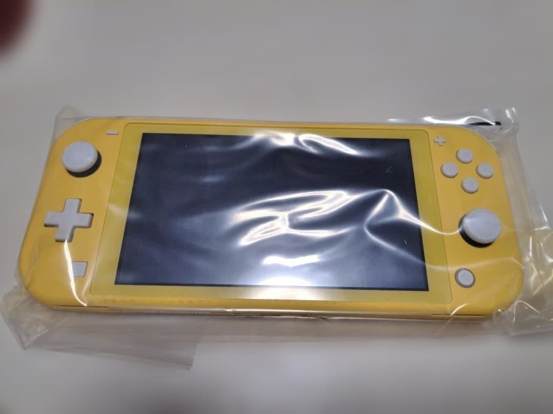 Nintendo Switch Lite イエロー　新品・未開封