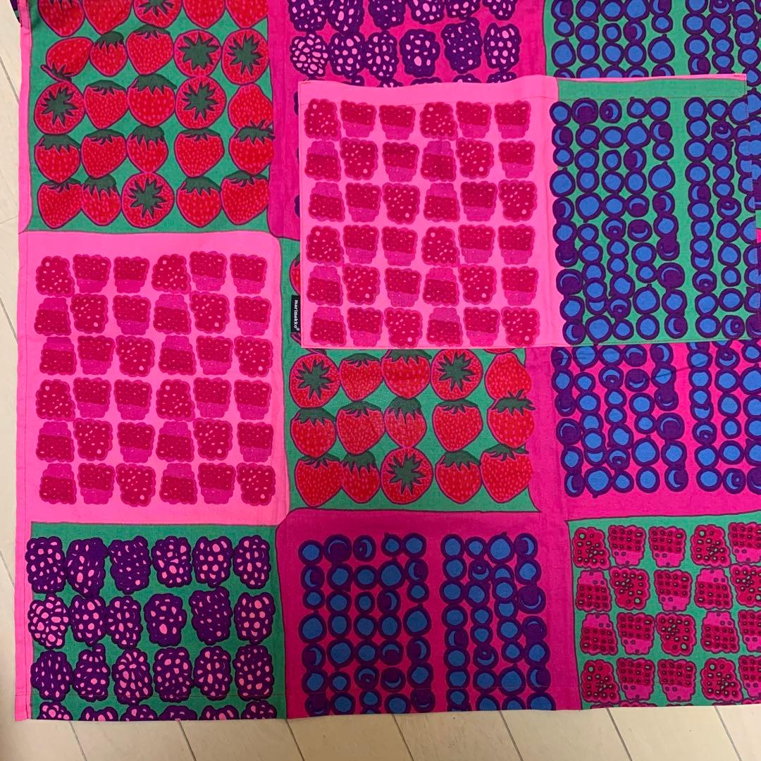 新品未使用　マリメッコ　エプロン　ムンモランマルヤット　廃盤品　希少　レア