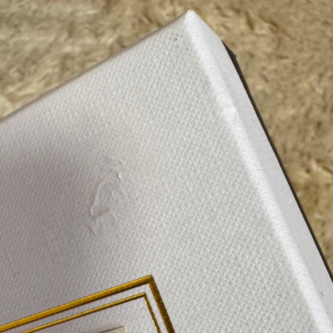 【美品】miumiu エナメルメタル ヘアクリップ ホワイト×ゴールド 2個