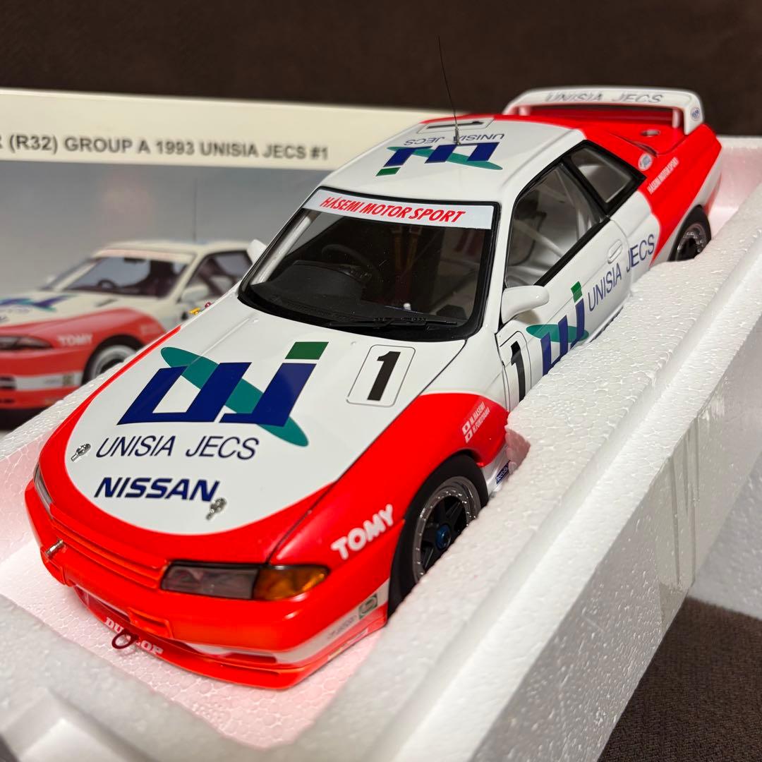 AUTOART SKYLINE GT-R (R32) ミニカー1:18