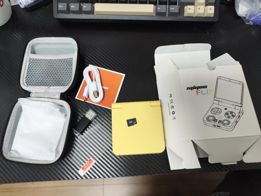 【未使用】Miyoo Flip V2 イエロー 64GB SDカード