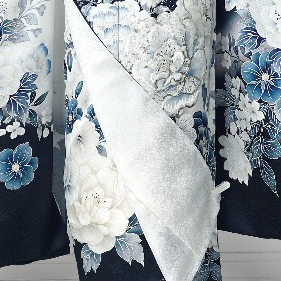 振袖フルセット　オーダー仕立て　紺色　ネイビー　刺繍　金彩加工　成人式