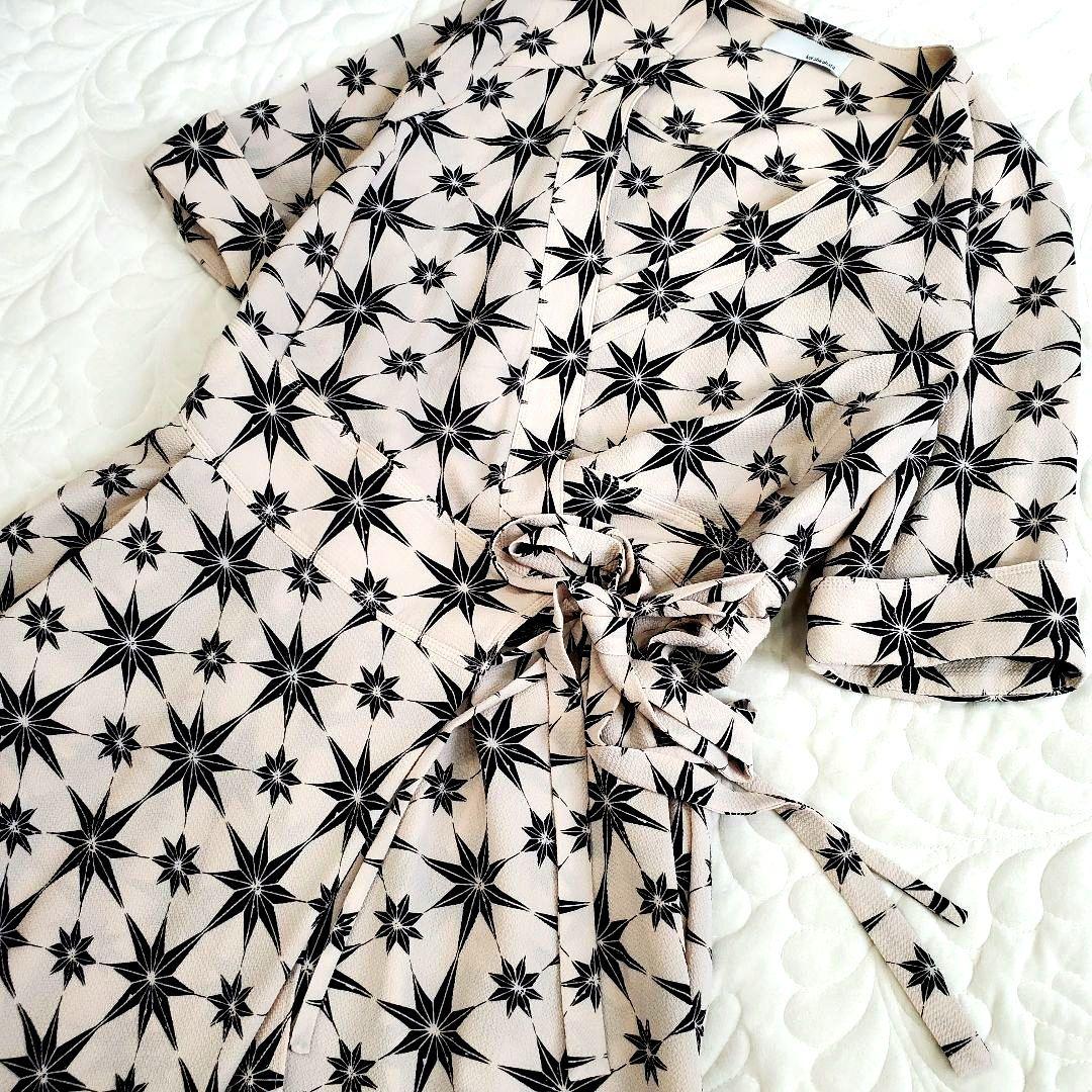 売約済み✨️専用　スタイリング／ケイシラハタ　八芒星柄カシュクールワンピース