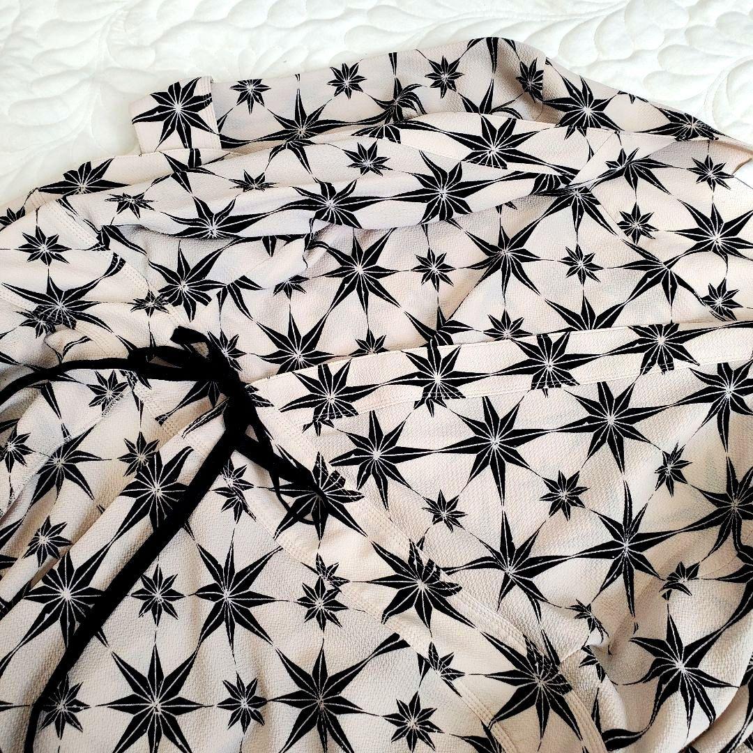 売約済み✨️専用　スタイリング／ケイシラハタ　八芒星柄カシュクールワンピース