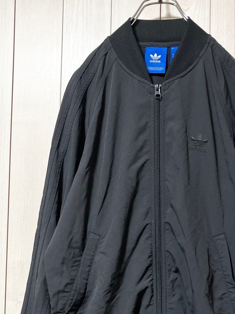 美品 アディダス adidas トラックトップ 刺繍ロゴ スリーライン M