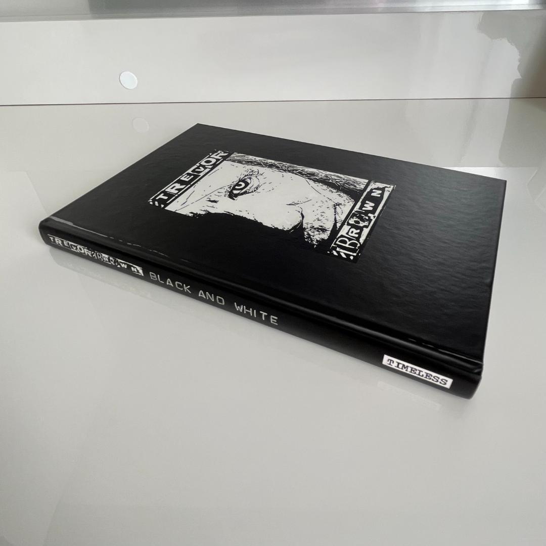 アート・デザイン・音楽 Trevor Brown, Black and White