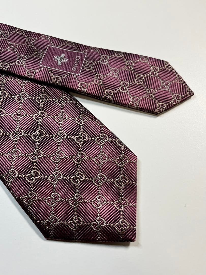 名作✨極美品✨GUCCI グッチ ネクタイ 高級シルク　GG柄　光沢感