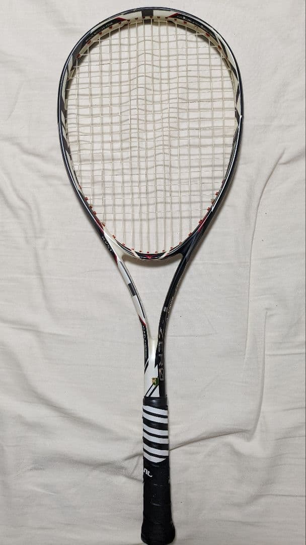 ソフトテニスラケット　2本　ヨネックスとミズノ