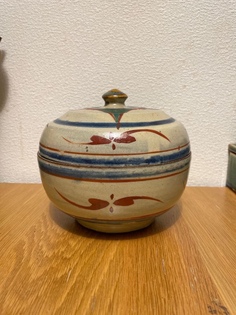 壺屋焼　やちむん　赤絵　タラフー　蓋物　浜田庄司　金城次郎　民藝