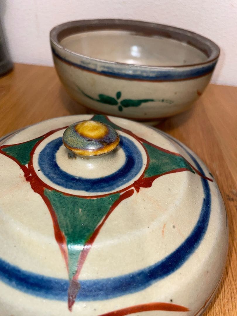 壺屋焼　やちむん　赤絵　タラフー　蓋物　浜田庄司　金城次郎　民藝