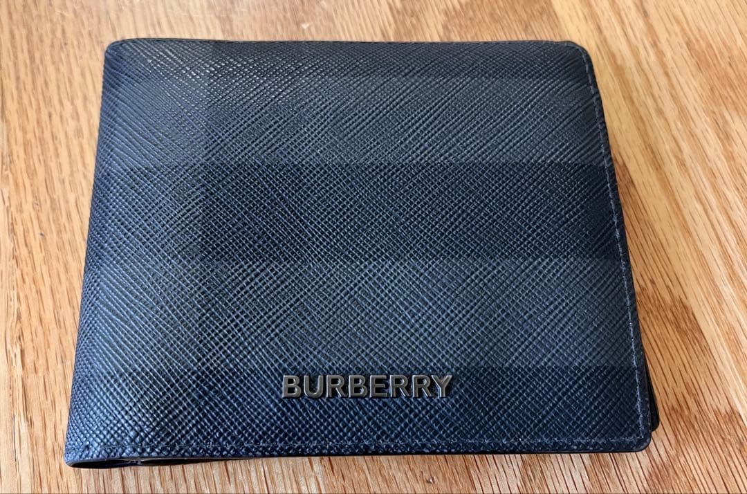 BURBERRY 二つ折り財布　バイフォールドウォレット