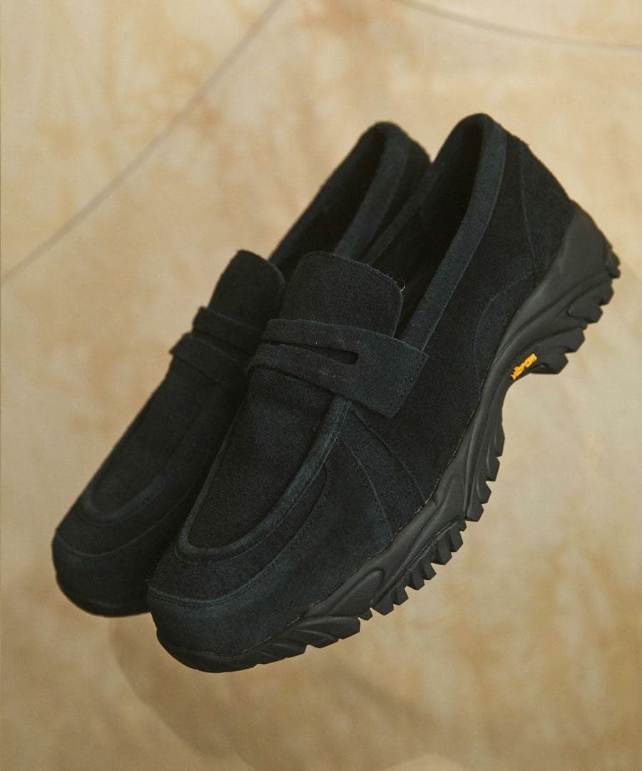 ボリュームVIBRAMソールリアルレザースウェードローファースニーカー