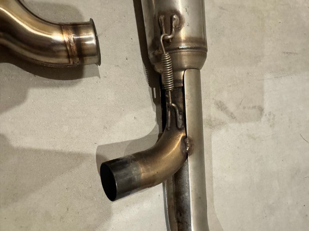 トライアンフ　マフラー　　ZARD