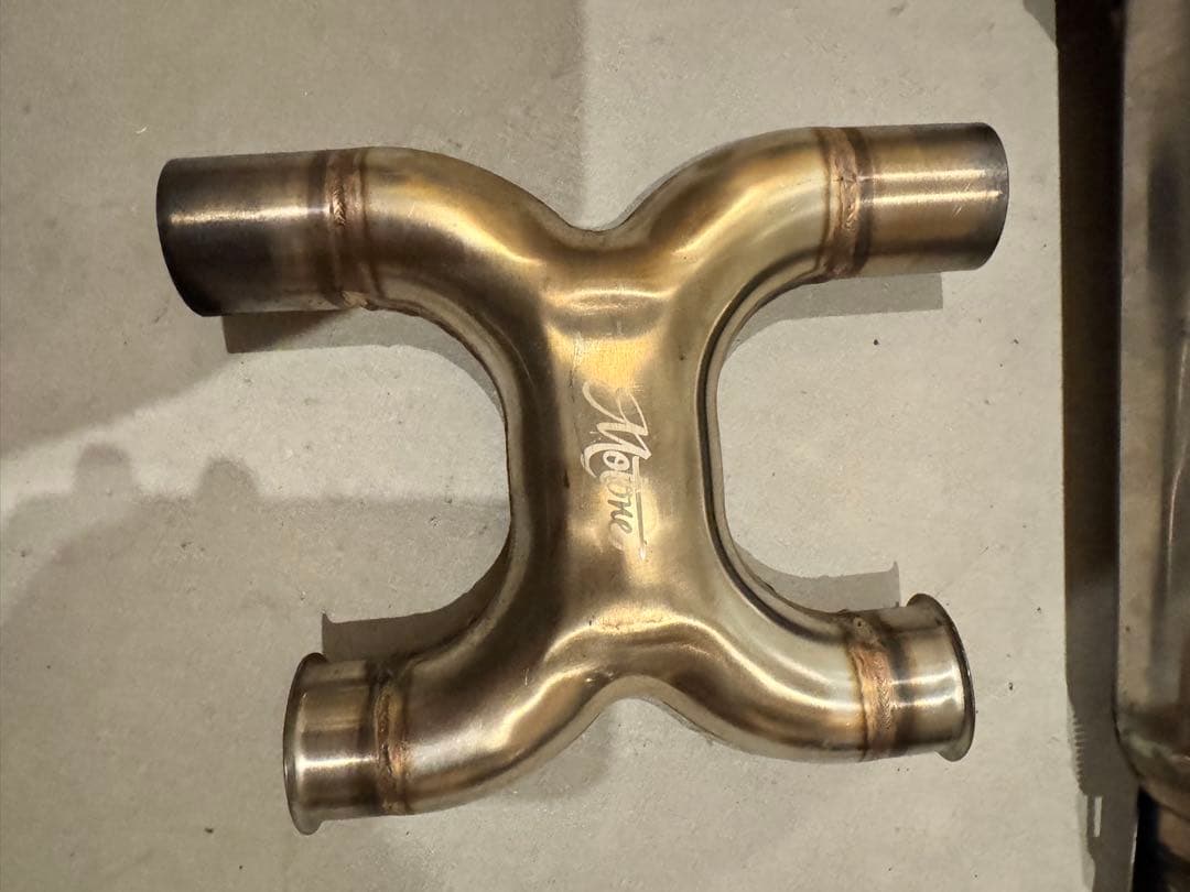 トライアンフ　マフラー　　ZARD