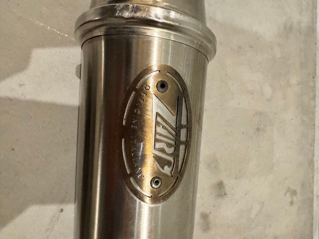 トライアンフ　マフラー　　ZARD