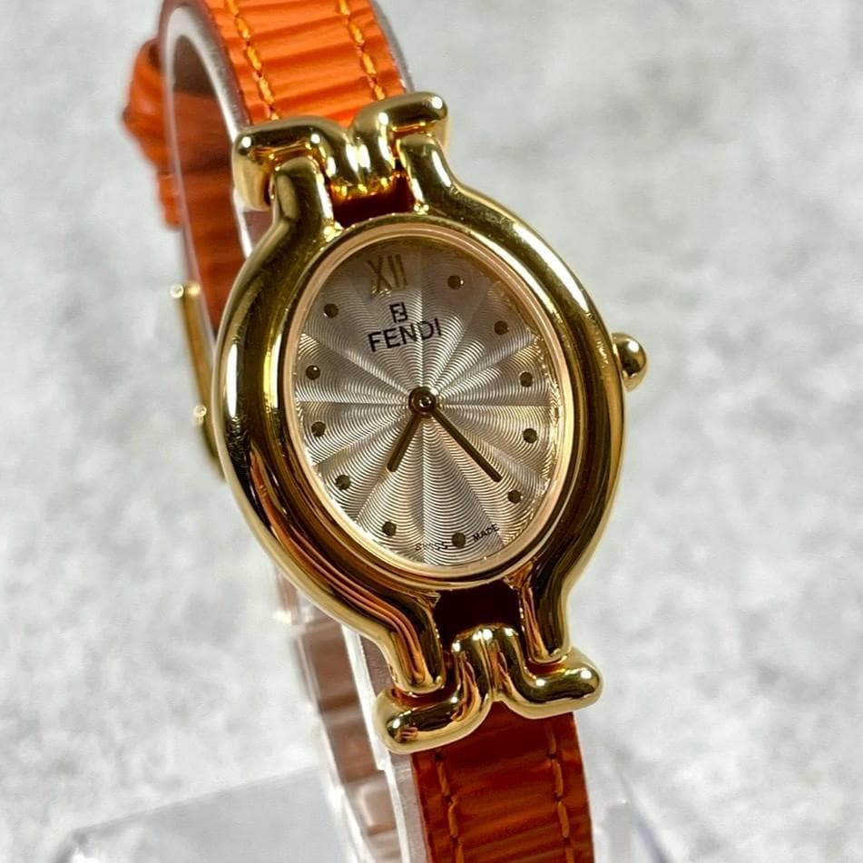 【超美品】FENDI フェンディ 腕時計 カメレオン チェンジベルト6本クォーツ