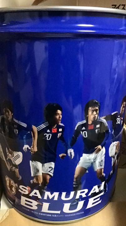 サッカー 日本代表 KIRIN  ワールドカップ  椅子 クリスマス 缶　キリン
