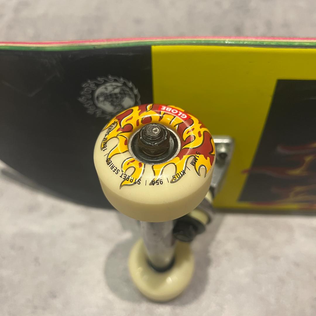 GLOBEスケートボードコンプリートスケボーデッキ Tensorトラック 7.0