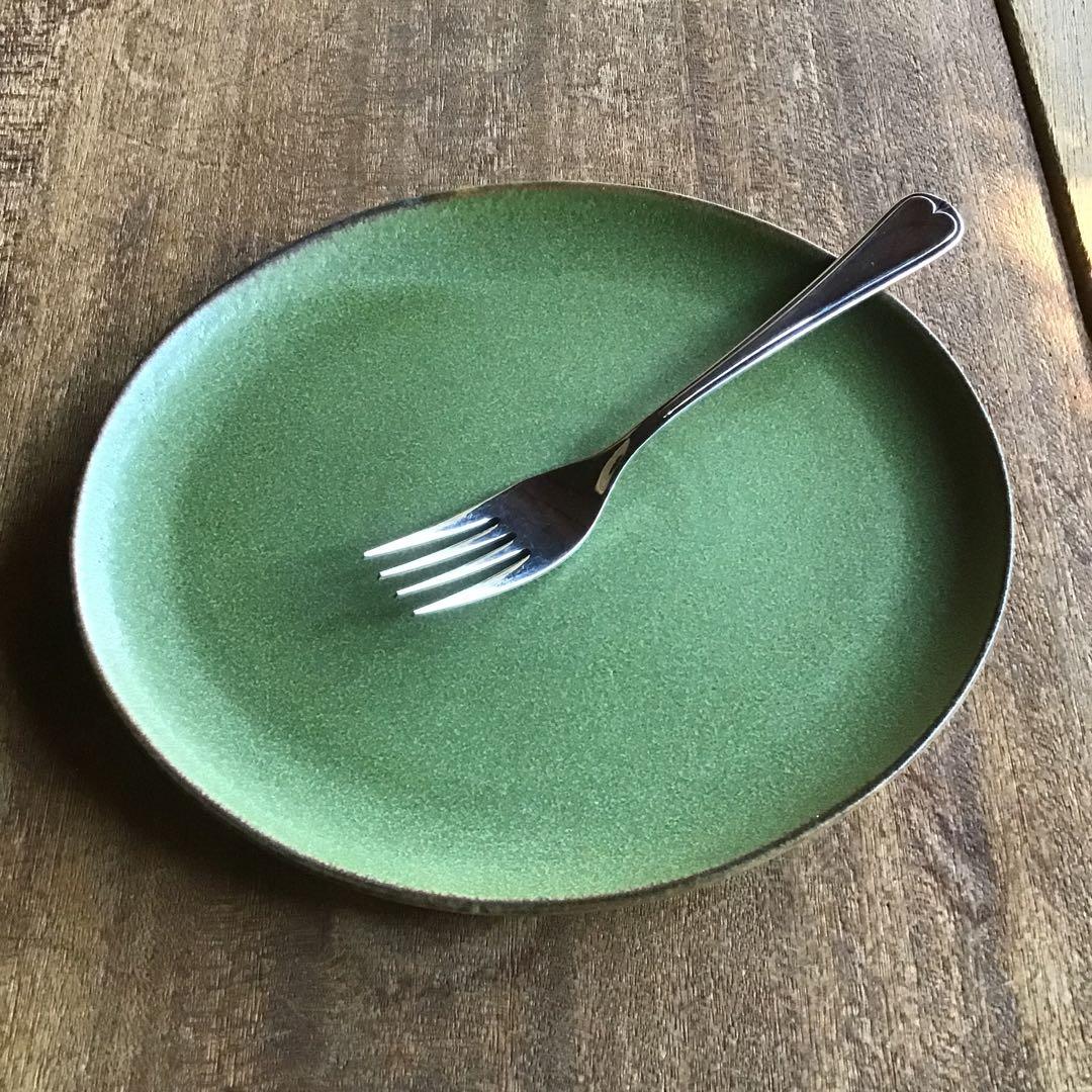 よーです。新品美濃焼　モスオリーブフラットプレート楕円皿12枚セット