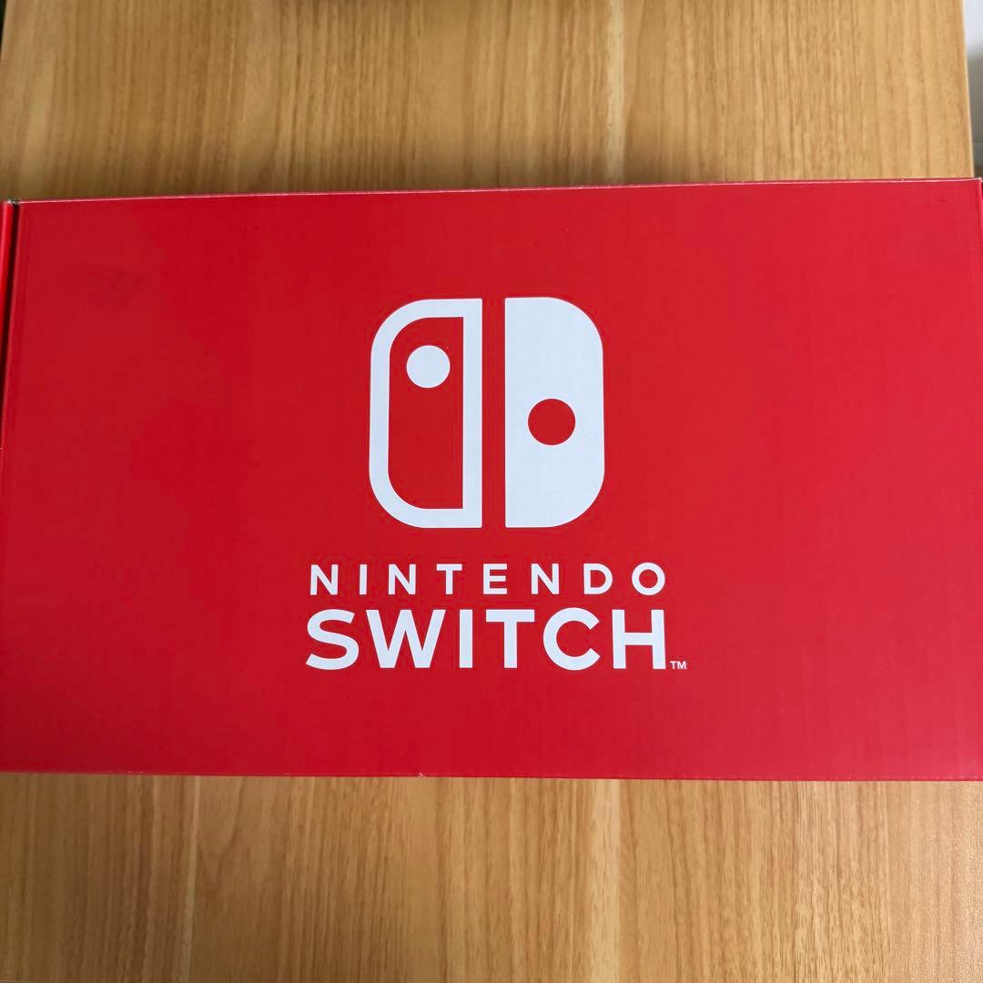 Nintendo Switch 本体 + 付属ケース