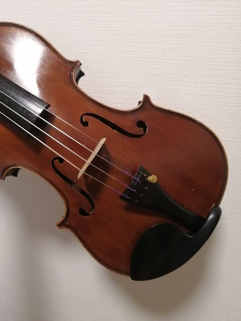 オールドフレンチ　ヴァイオリン　(An old French violin)