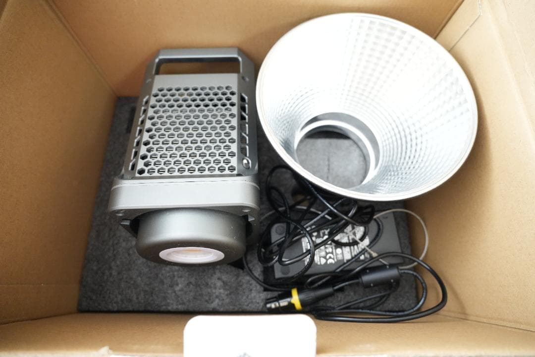 Amaran 100d 撮影ライト ビデオライト