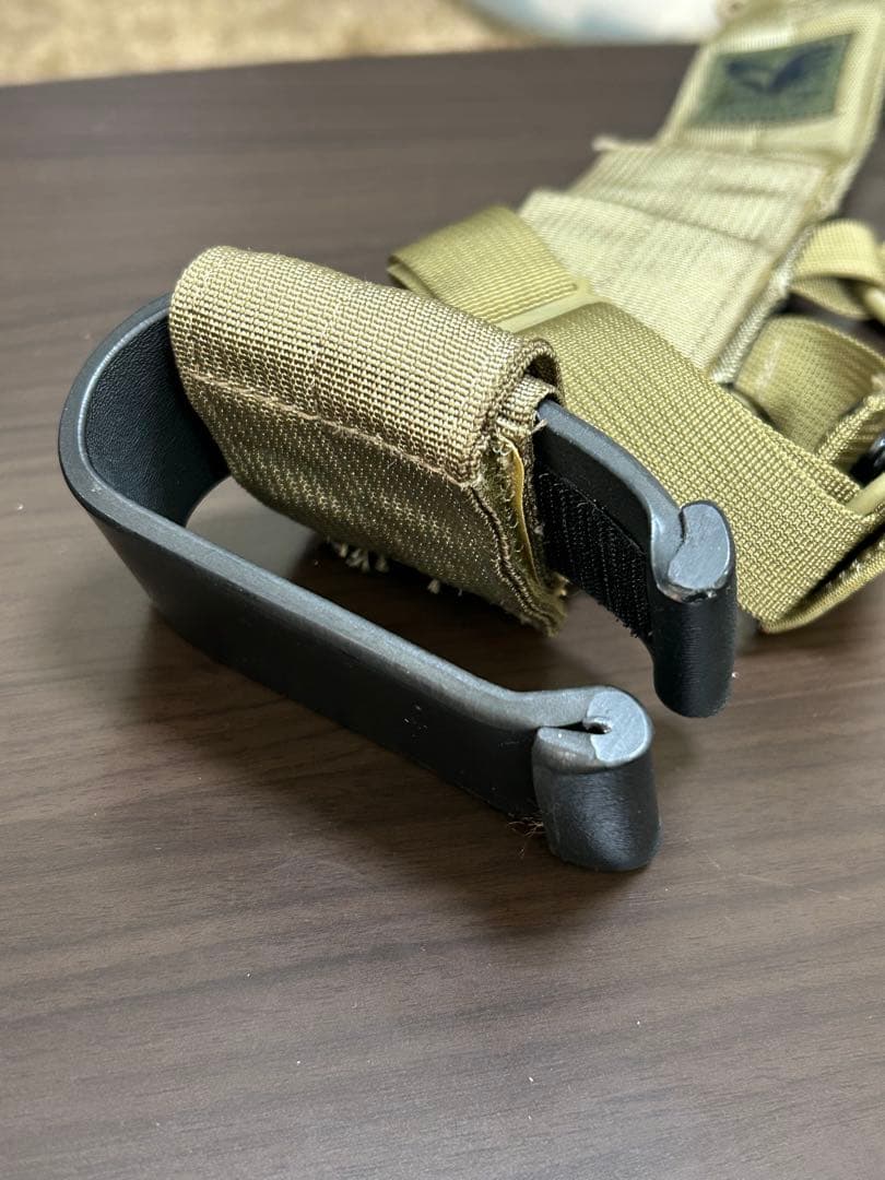 〈美品〉米軍実物 EAGLE H&K MP7 ショルダー ホルスター&マグポーチ