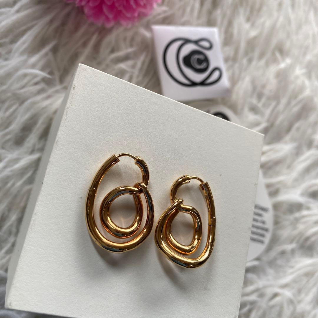 KaYシャルロット シェネ Charlotte Chesnais