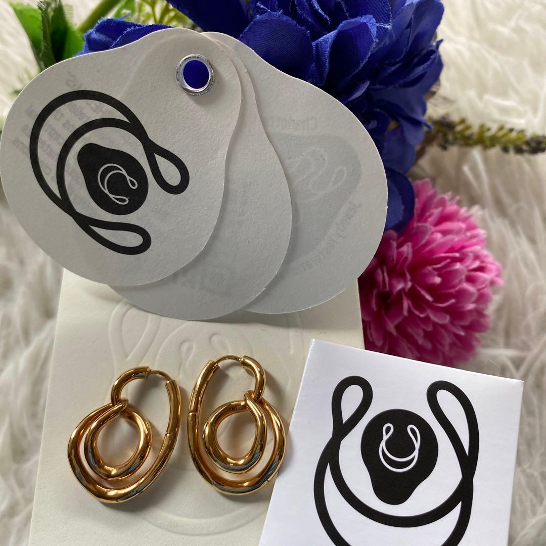 KaYシャルロット シェネ Charlotte Chesnais