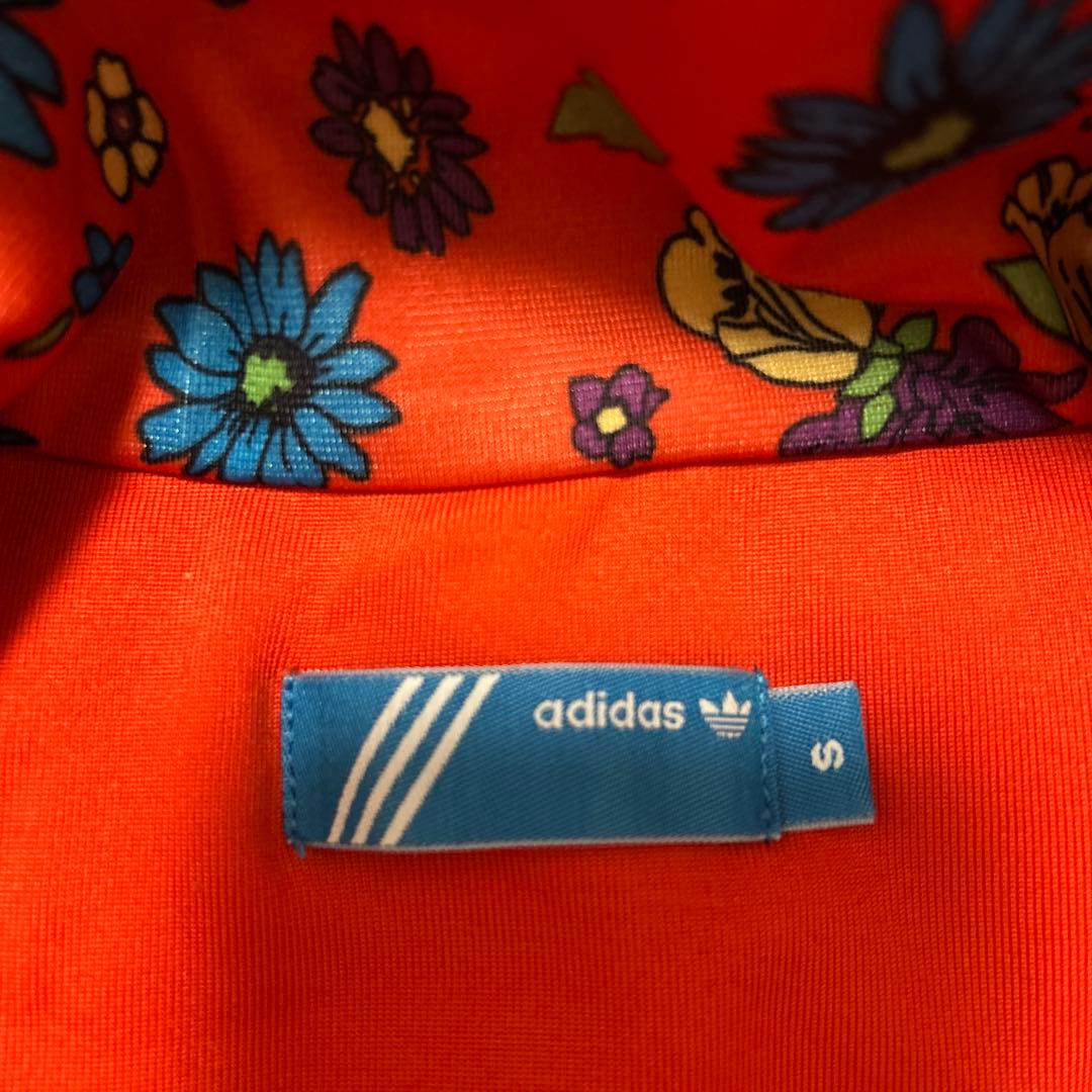 【かくかくしかじか】永野芽郁　adidas×ロデオクラウンズ 花柄ジャージ