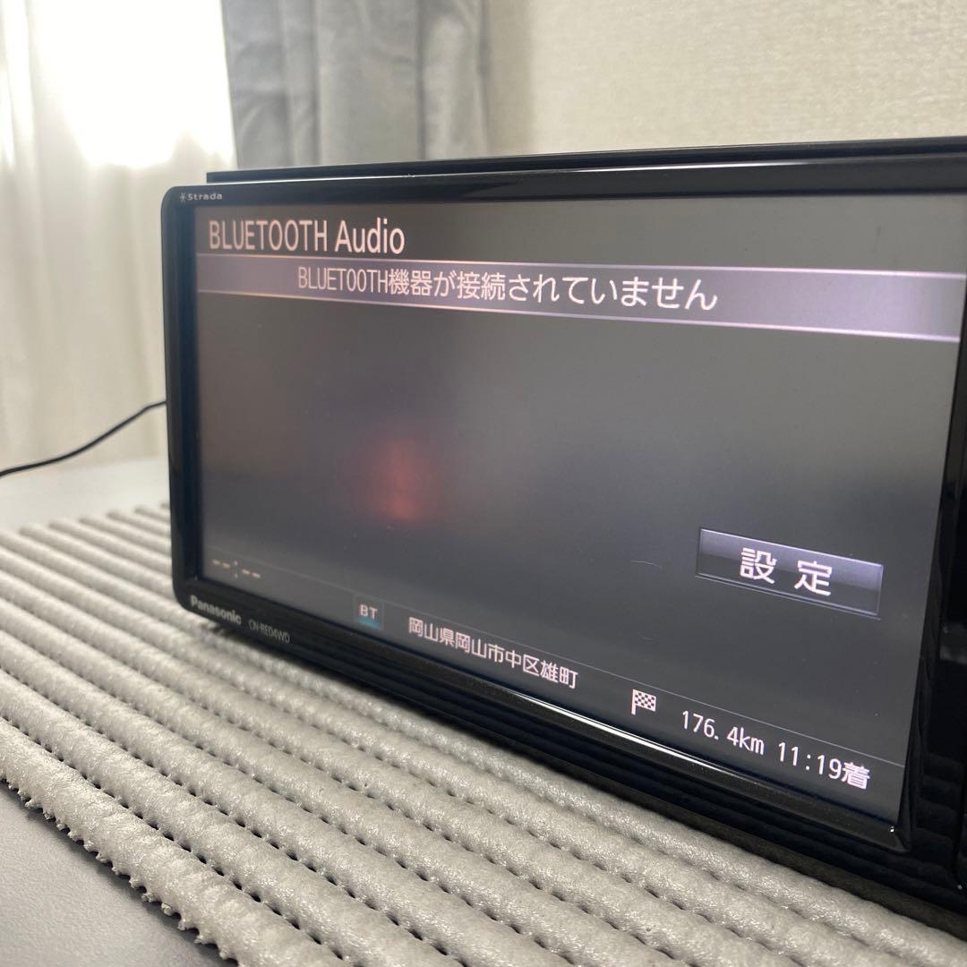 ストラーダPanasonicカーナビCN-RE04WD Bluetooth