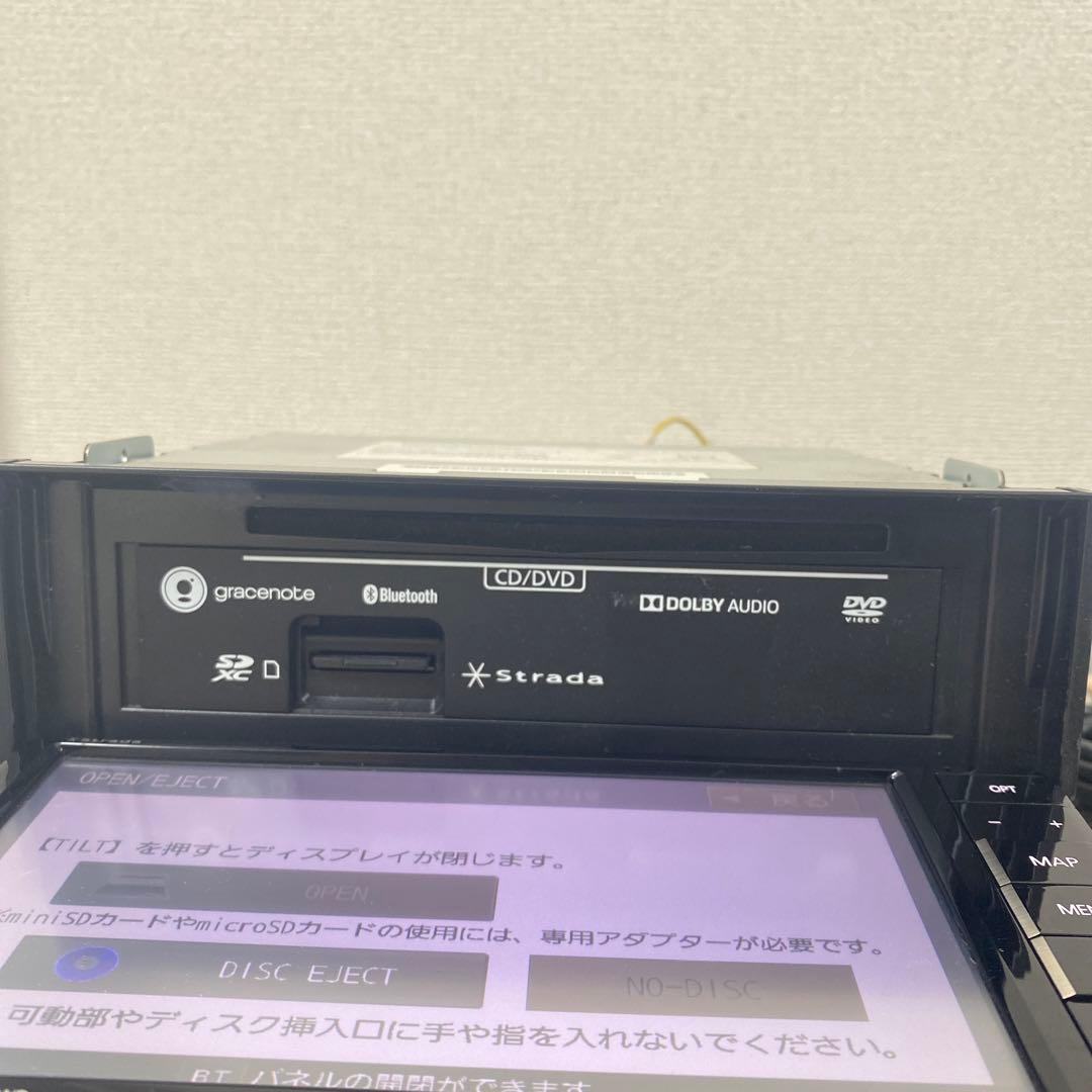 ストラーダPanasonicカーナビCN-RE04WD Bluetooth