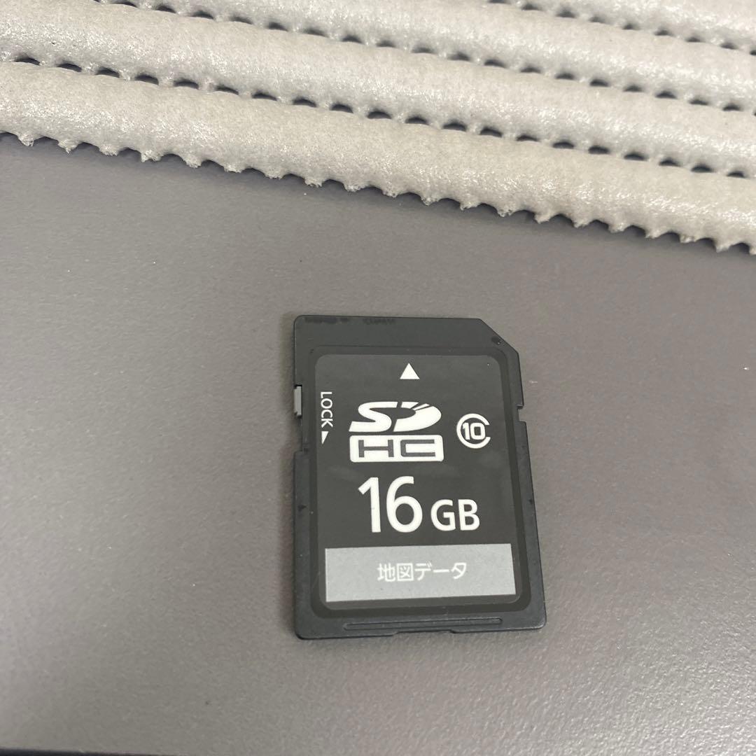 ストラーダPanasonicカーナビCN-RE04WD Bluetooth