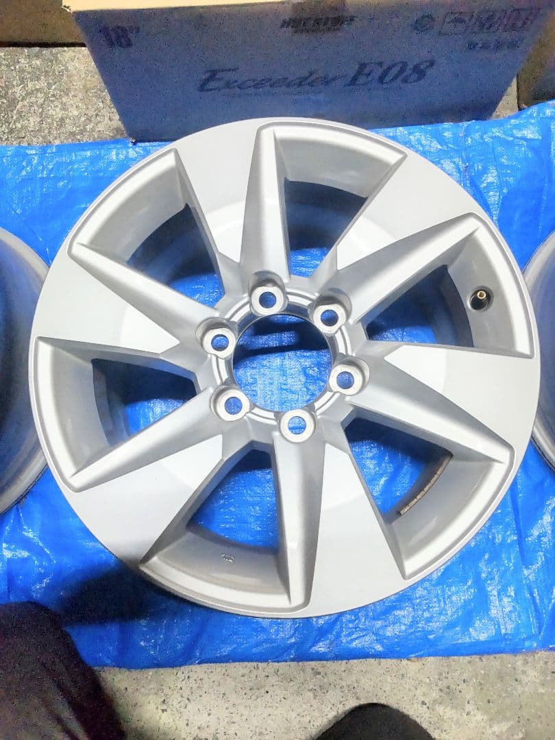 ランドクルーザープラド純正ホイール１７インチ　１本