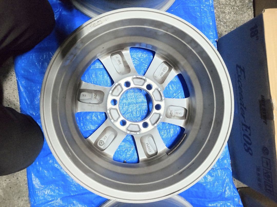 ランドクルーザープラド純正ホイール１７インチ　１本