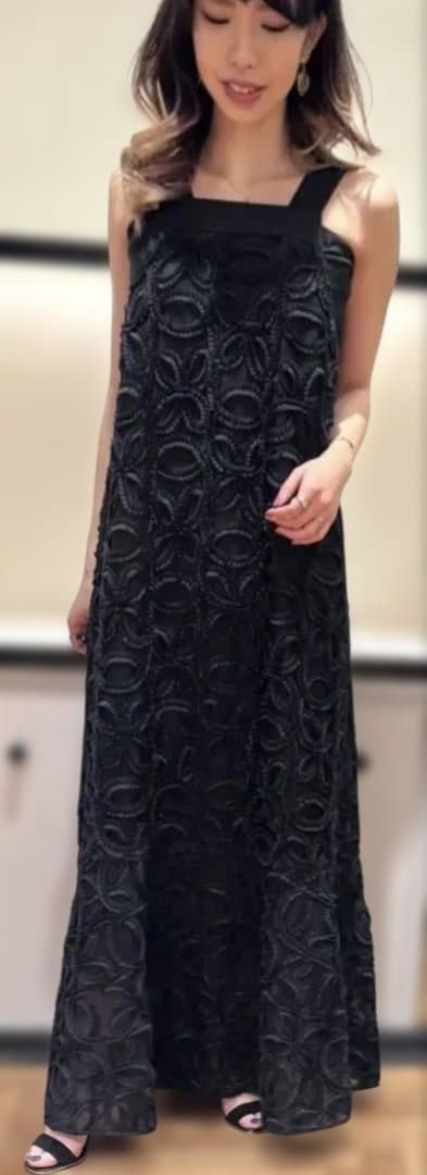 2025美品グレースコンチネンタル　ブラック 花模様刺繍 マキシワンピ　36