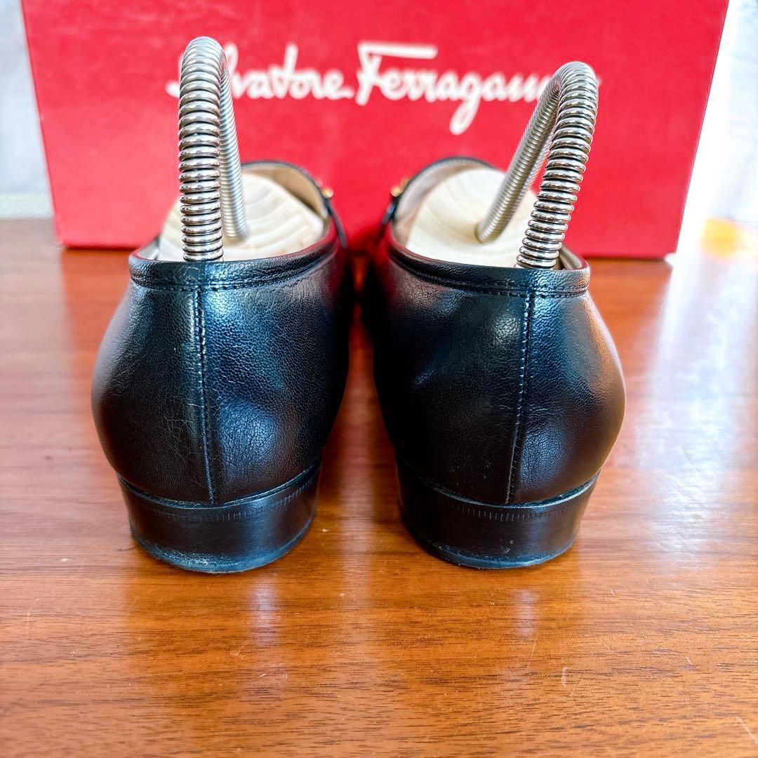 【美品】Ferragamo ガンチーニ ゴールド レザーローファー 黒