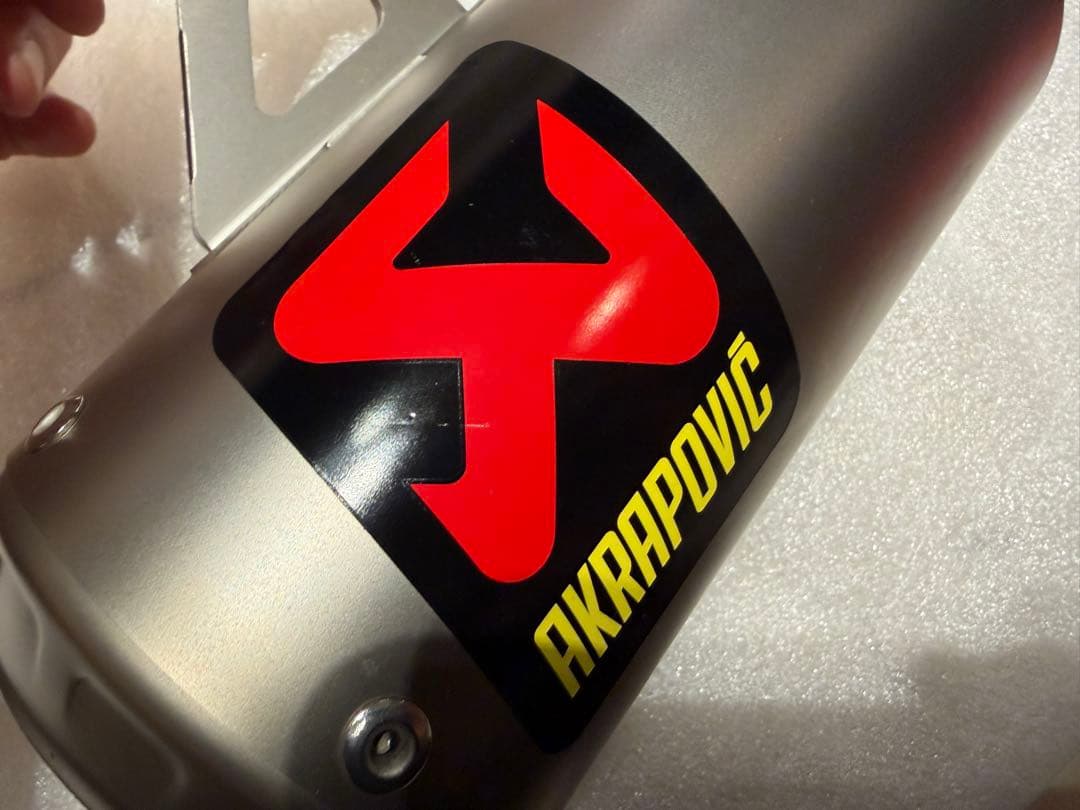 AKRAPOVIC チタンマフラー　M1000RR S1000RR (公道不可)