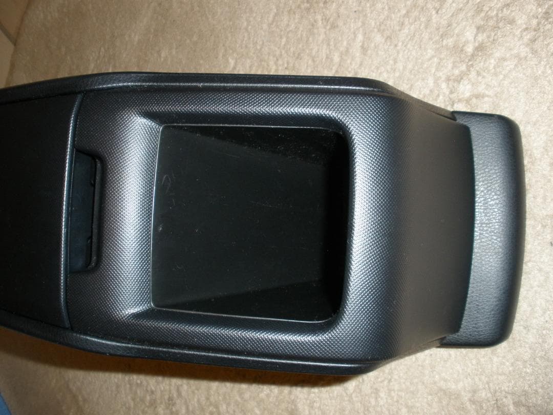 希少！　トヨタ純正　エスクァイア後期純正コンソールボックス　ヴォクシー　ノアにも